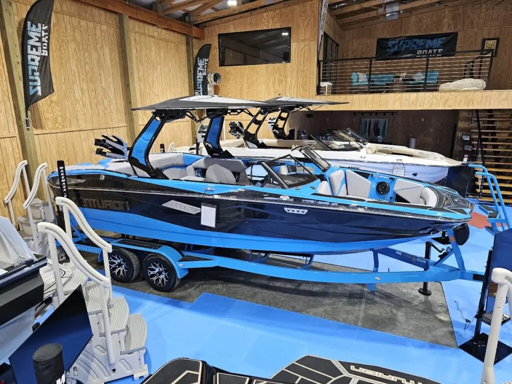 2025 Centurion NV233 Icon